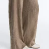 Geradlinige Hose aus Rippstrick Geradlinige Hose aus Rippstrick