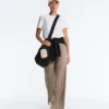Geradlinige Hose aus Rippstrick Geradlinige Hose aus Rippstrick