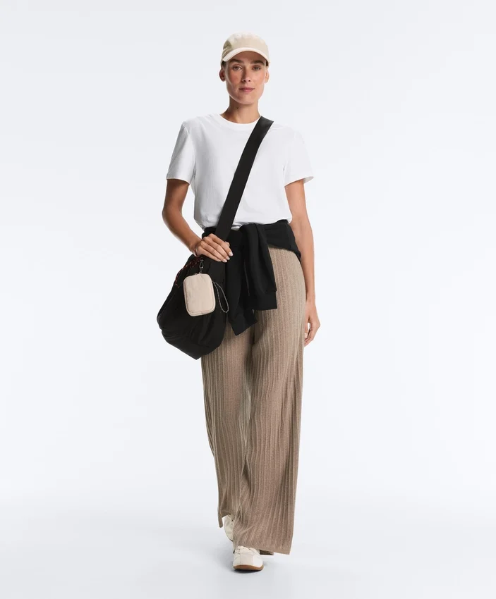 Geradlinige Hose aus Rippstrick Geradlinige Hose aus Rippstrick