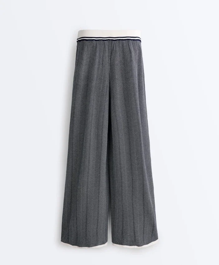 Geradlinige Strickhose mit Fischgrätenmuster Geradlinige Strickhose mit Fischgrätenmuster