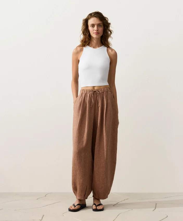 Gestreifte Ballonhose aus 100 % Leinen Gestreifte Ballonhose aus 100 % Leinen