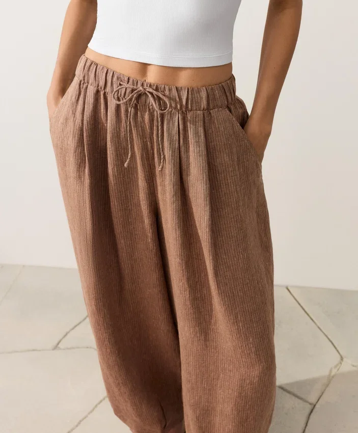 Gestreifte Ballonhose aus 100 % Leinen Gestreifte Ballonhose aus 100 % Leinen