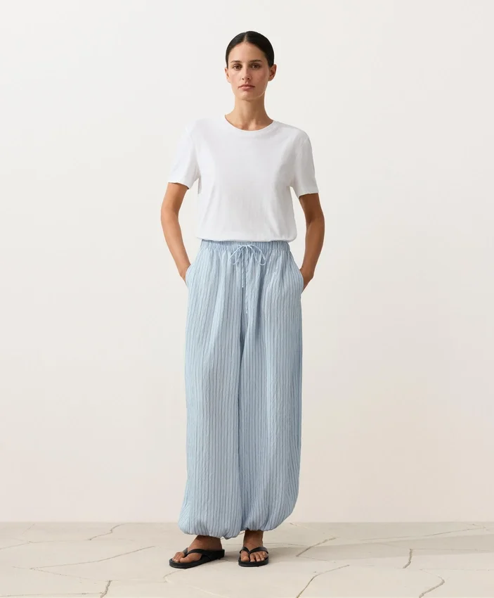Gestreifte Bloomer-Hose aus Modal-Mischgewebe Gestreifte Bloomer-Hose aus Modal-Mischgewebe