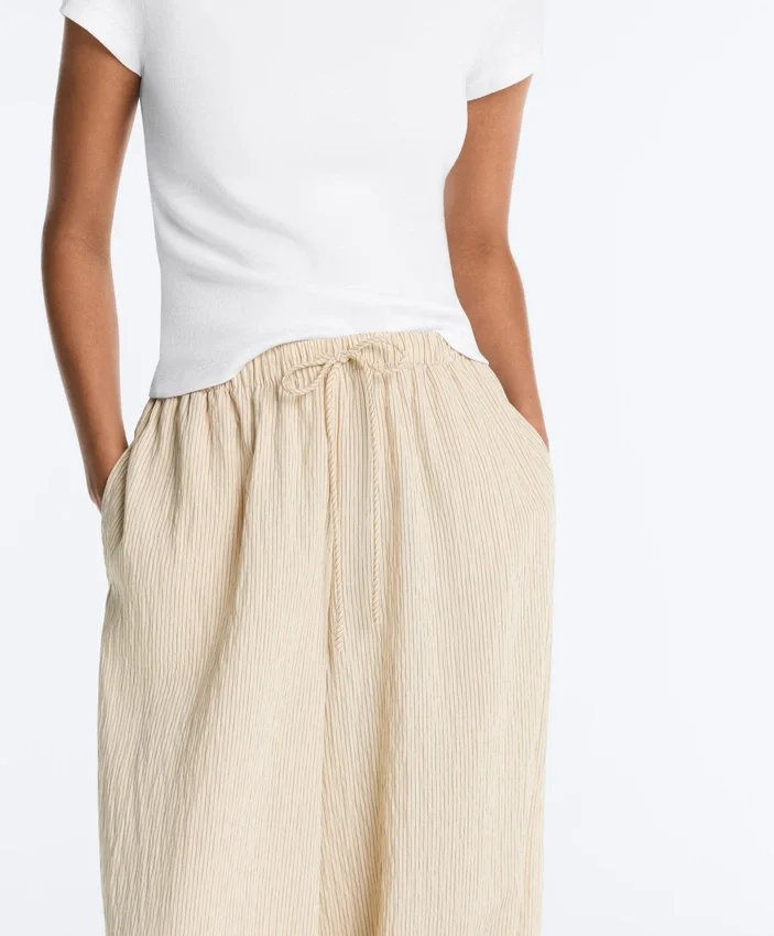 Gestreifte Bloomer-Hose aus Modal-Mischgewebe Gestreifte Bloomer-Hose aus Modal-Mischgewebe