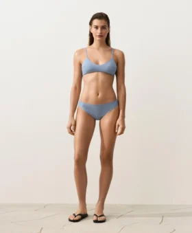 Gestreiftes Bikini-Oberteil Gestreiftes Bikini-Oberteil