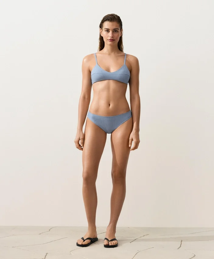 Gestreiftes Bikini-Oberteil Gestreiftes Bikini-Oberteil