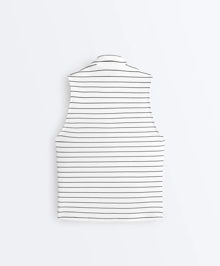 Gestreiftes, ärmelloses T-Shirt mit halbem Reissverschluss Gestreiftes, ärmelloses T-Shirt mit halbem Reissverschluss