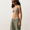 Gestreiftes Triangel-Oberteil für Bikinis Gestreiftes Triangel-Oberteil für Bikinis