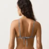 Häkel-Bikinis mit kontrastierenden Wellen und Triangel-Oberteil Häkel-Bikinis mit kontrastierenden Wellen und Triangel-Oberteil