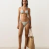 Häkel-Bikinis mit kontrastierenden Wellen und Triangel-Oberteil Häkel-Bikinis mit kontrastierenden Wellen und Triangel-Oberteil