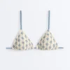 Häkel-Bikinis mit kontrastierenden Wellen und Triangel-Oberteil Häkel-Bikinis mit kontrastierenden Wellen und Triangel-Oberteil