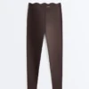 Hoch geschnittene, Compressive-Core-Control-Leggings in Knöchellänge mit Wellenmuster Hoch geschnittene, Compressive-Core-Control-Leggings in Knöchellänge mit Wellenmuster