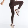 Hoch geschnittene, Compressive-Core-Control-Leggings in Knöchellänge mit Wellenmuster Hoch geschnittene, Compressive-Core-Control-Leggings in Knöchellänge mit Wellenmuster