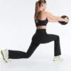 Hoch geschnittene Compressive-Hose mit ausgestelltem Bein Hoch geschnittene Compressive-Hose mit ausgestelltem Bein