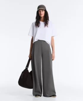 Hoch taillierte Hose aus Baumwollpiqué mit weitem Bein