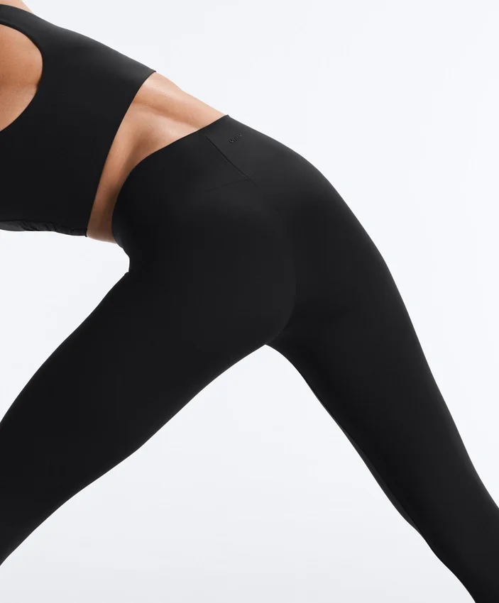 Hoch taillierte, knöchellange Light Touch-Leggings mit V-Ausschnitt, 65 cm Hoch taillierte, knöchellange Light Touch-Leggings mit V-Ausschnitt, 65 cm