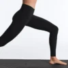 Hoch taillierte, knöchellange Light Touch-Leggings mit V-Ausschnitt, 65 cm Hoch taillierte, knöchellange Light Touch-Leggings mit V-Ausschnitt, 65 cm