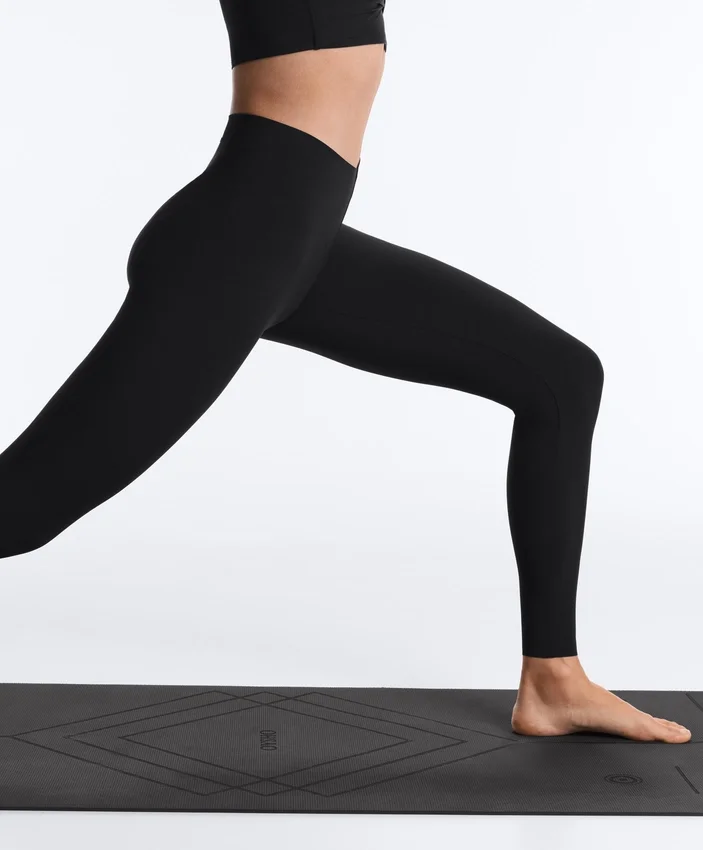 Hoch taillierte, knöchellange Light Touch-Leggings mit V-Ausschnitt, 65 cm Hoch taillierte, knöchellange Light Touch-Leggings mit V-Ausschnitt, 65 cm