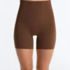 Hoch taillierte, unsichtbare, lasergeschnittene Biker-Leggings Hoch taillierte, unsichtbare, lasergeschnittene Biker-Leggings