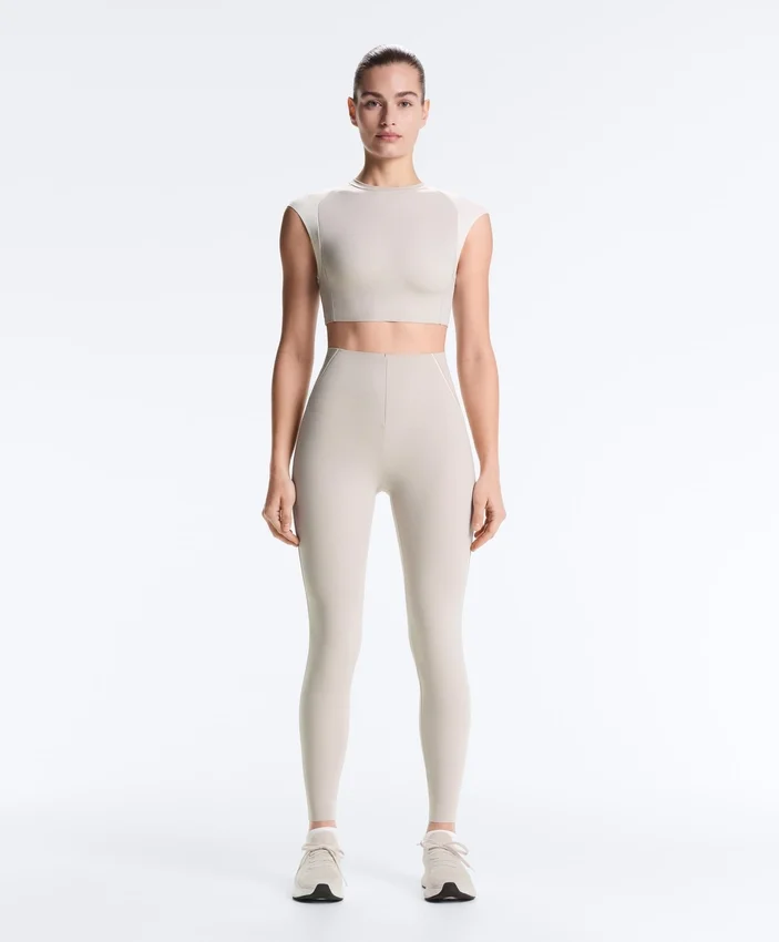 Hochgeschnittene, kompressive, reflektierende Core Control-Leggings in Knöchellänge Hochgeschnittene, kompressive, reflektierende Core Control-Leggings in Knöchellänge