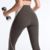 Hochgeschnittene, kompressive, reflektierende Core Control-Leggings in Knöchellänge Hochgeschnittene, kompressive, reflektierende Core Control-Leggings in Knöchellänge