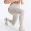 Hochgeschnittene, kompressive, reflektierende Core Control-Leggings in Knöchellänge Hochgeschnittene, kompressive, reflektierende Core Control-Leggings in Knöchellänge