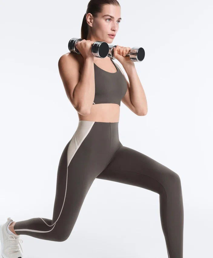 Hochgeschnittene, kompressive, reflektierende Core Control-Leggings in Knöchellänge Hochgeschnittene, kompressive, reflektierende Core Control-Leggings in Knöchellänge