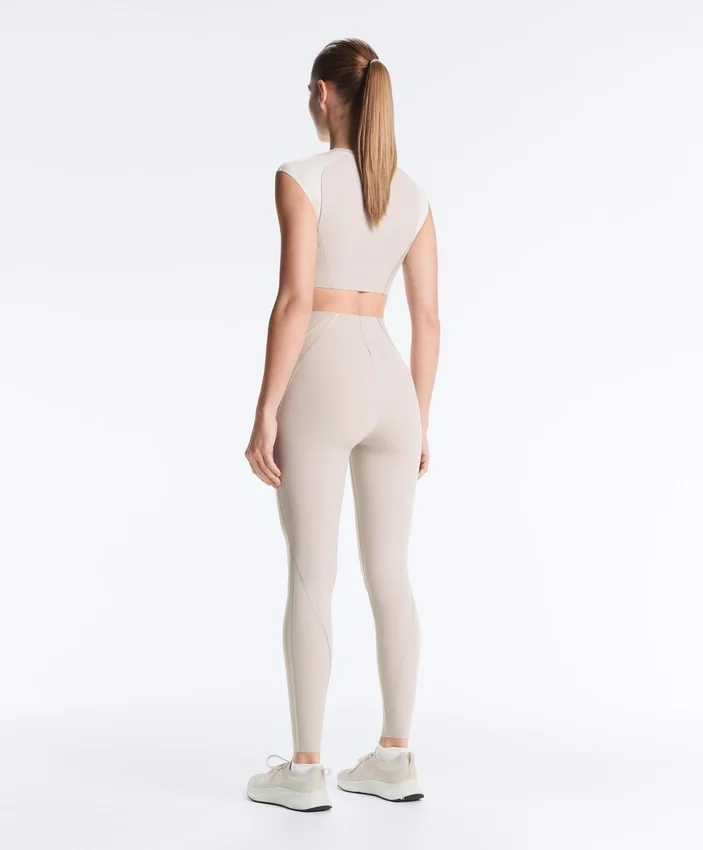 Hochgeschnittene, kompressive, reflektierende Core Control-Leggings in Knöchellänge Hochgeschnittene, kompressive, reflektierende Core Control-Leggings in Knöchellänge