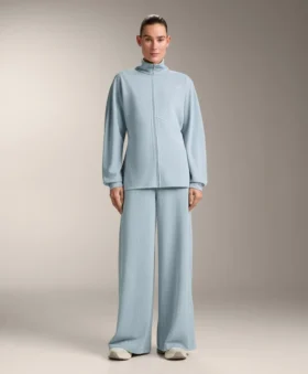 Hose mit asymmetrischen Streifen aus Modal