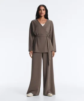 Hose mit geradem Bein, asymmetrischem Streifen und Modal