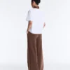 Hose mit geradem Bein aus Soft Touch-Modal und Paspelierung