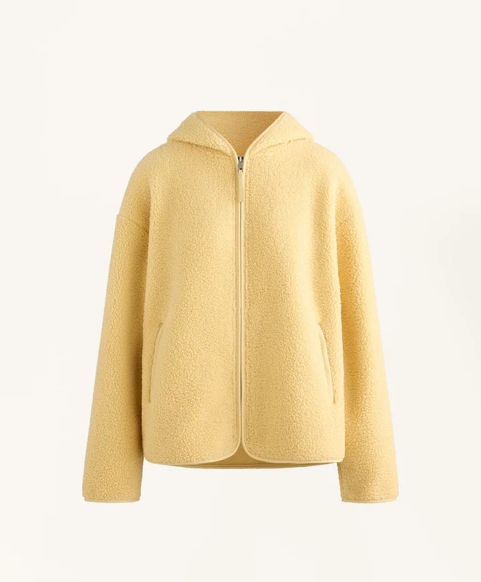 Jacke aus Kunstfell mit Kapuze Jacke aus Kunstfell mit Kapuze