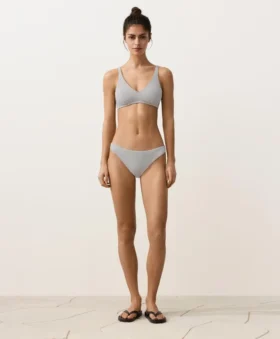 Jacquard-Halter-Bikinioberteil mit Polka-Dots Jacquard-Halter-Bikinioberteil mit Polka-Dots