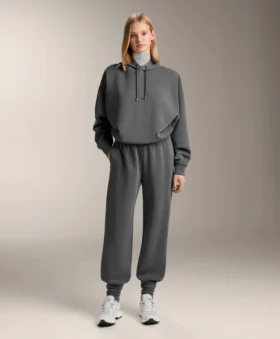 Boxy-Sweatshirt mit Kapuze aus gebürstetem Modal-Melange Boxy-Sweatshirt mit Kapuze aus gebürstetem Modal-Melange