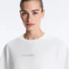 Kastenförmiges, kurzes T-Shirt aus Baumwollmischung mit Aufdruck