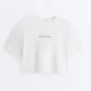 Kastenförmiges, kurzes T-Shirt aus Baumwollmischung mit Aufdruck