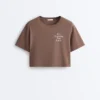 Kastenförmiges, kurzes T-Shirt aus Baumwollmischung mit Aufdruck