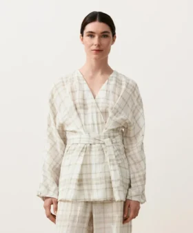 Kimono-Hemd aus einer Mischung aus Leinen und Lyocell mit Karomuster Kimono-Hemd aus einer Mischung aus Leinen und Lyocell mit Karomuster