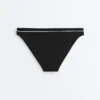 Klassische Bikinis mit Paspelierung Klassische Bikinis mit Paspelierung