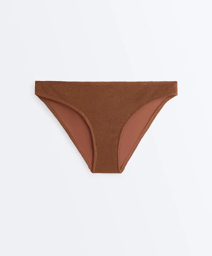 Klassische Bikinis-Slips aus Crinkle-Stoff Klassische Bikinis-Slips aus Crinkle-Stoff