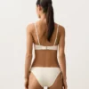 Bikini-Oberteil im Triangel-Schnitt mit Häkelstruktur und Bubble-Textur
