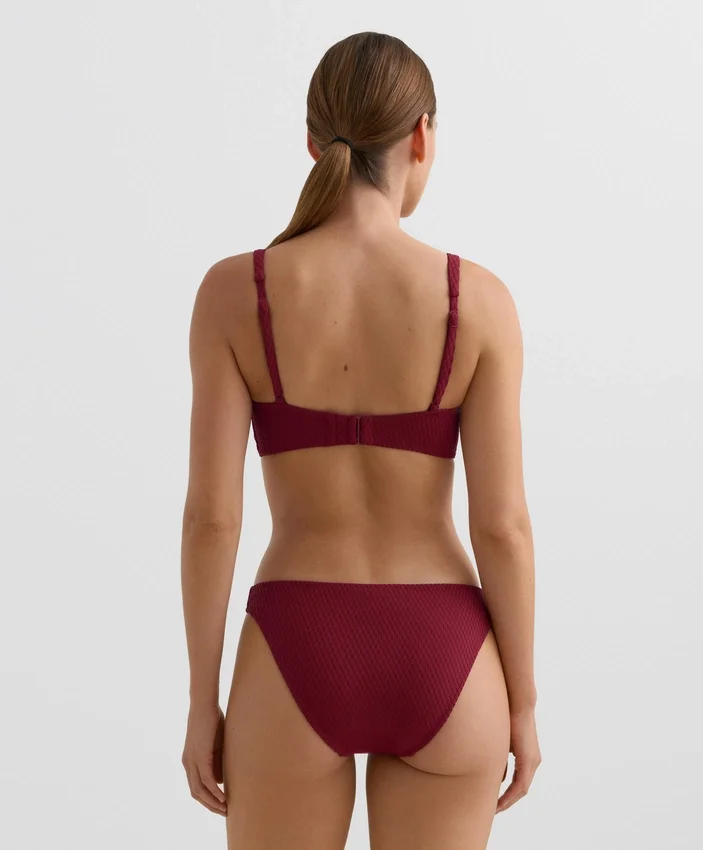 Klassische Bikinis-Slips aus Jacquard mit Mini-Karomuster Klassische Bikinis-Slips aus Jacquard mit Mini-Karomuster