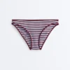 Klassische Bikinis-Slips aus strukturiertem Streifenstoff Klassische Bikinis-Slips aus strukturiertem Streifenstoff