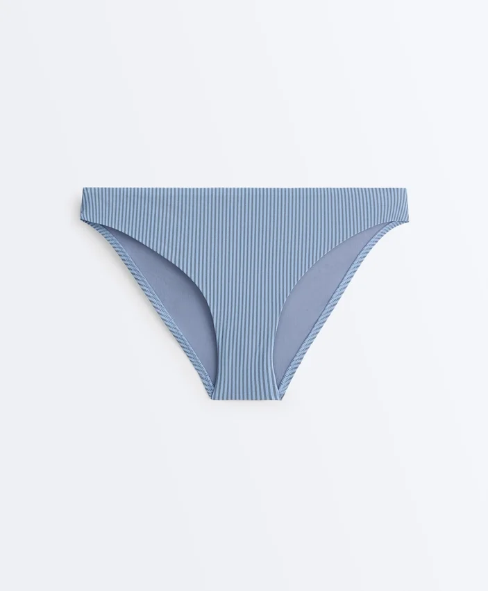 Klassische Bikinis-Slips mit Streifenmuster Klassische Bikinis-Slips mit Streifenmuster
