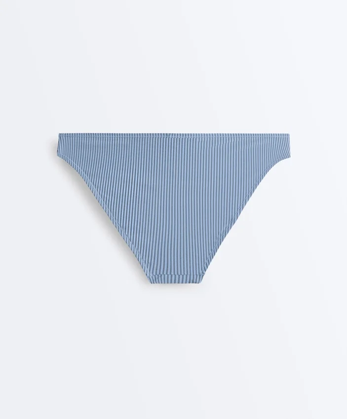 Klassische Bikinis-Slips mit Streifenmuster Klassische Bikinis-Slips mit Streifenmuster