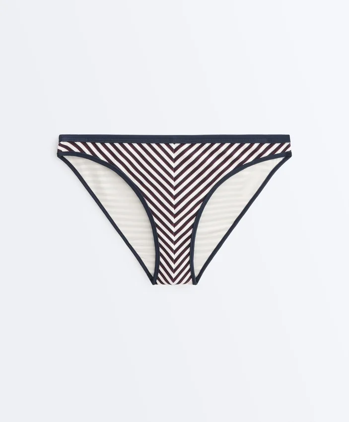 Klassische Bikinislip-Slips mit strukturierten Streifen und Borten Klassische Bikinislip-Slips mit strukturierten Streifen und Borten