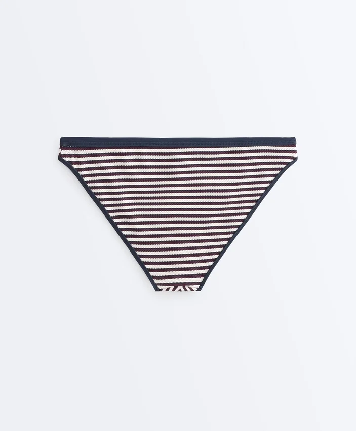 Klassische Bikinislip-Slips mit strukturierten Streifen und Borten Klassische Bikinislip-Slips mit strukturierten Streifen und Borten
