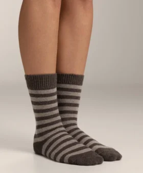 Klassische Socken aus 19 % Kaschmir und 12 % Wolle