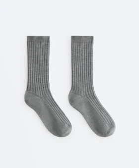 Klassische Socken aus Seidenmischung mit Rippenstruktur Klassische Socken aus Seidenmischung mit Rippenstruktur