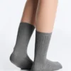 Klassische Socken aus Seidenmischung mit Rippenstruktur Klassische Socken aus Seidenmischung mit Rippenstruktur